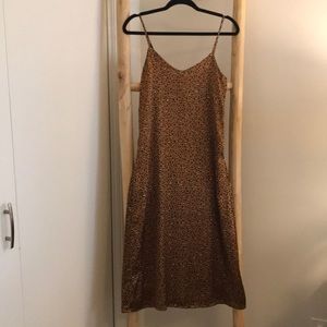 Satin Cheetah sprint Mid-length Dress